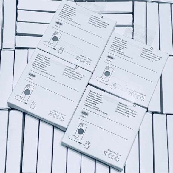 Magnetic Wireless Charger iPhone & USB-C Devices Fast Charging Pad New in Box - Picture 6 of 6